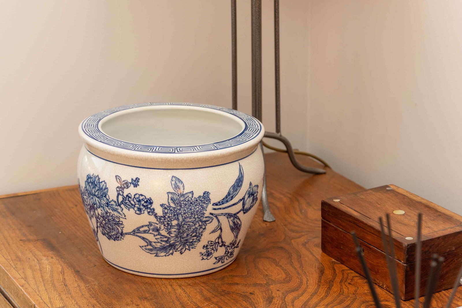 Oia Blue & White Floral Crackle Glazed Ceramic Planter Oia Blue & White Floral Crackle Glazed Ceramic Planter