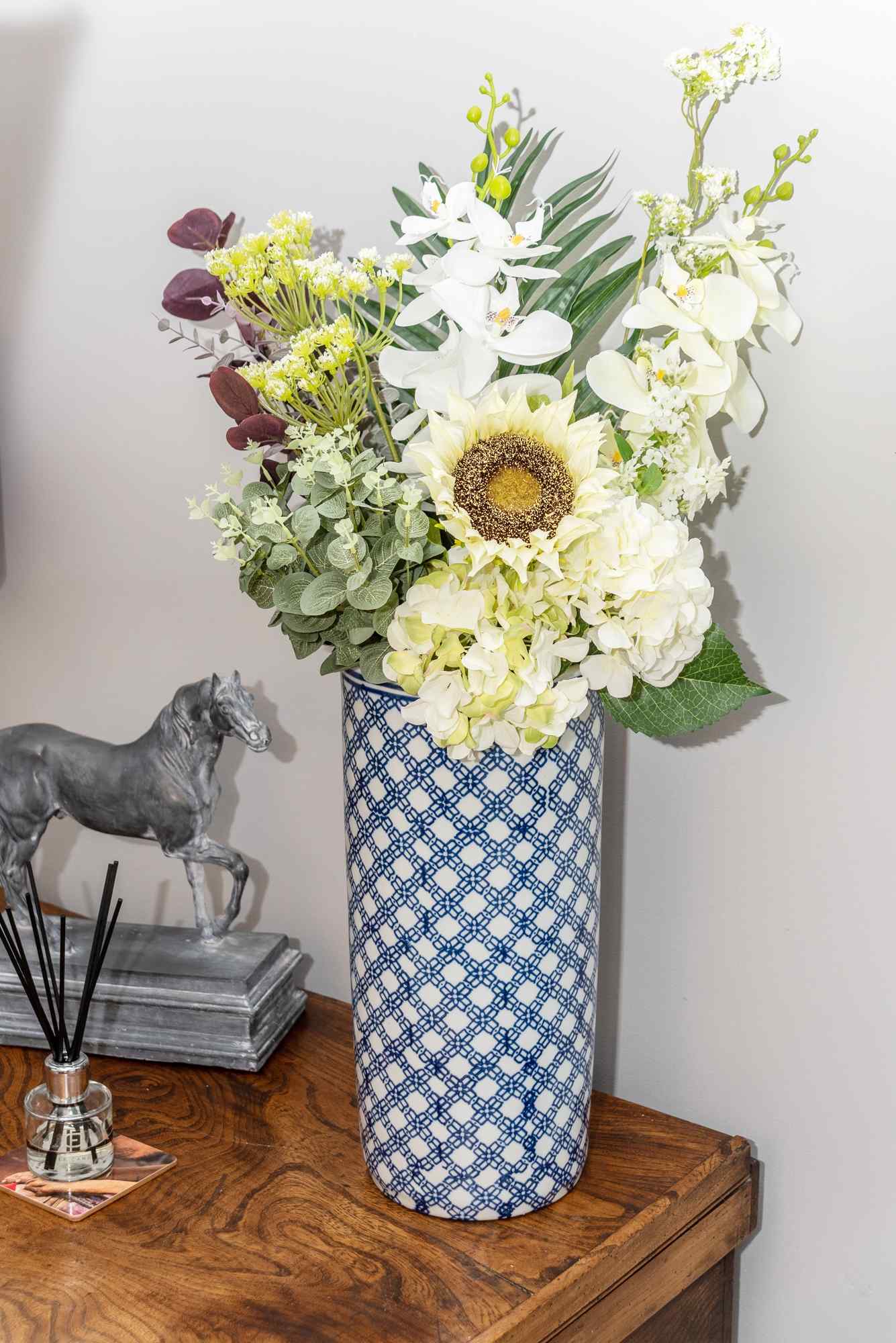 Daisy Chain Blue & White Floral Umbrella Stand Daisy Chain Blue & White Floral Umbrella Stand