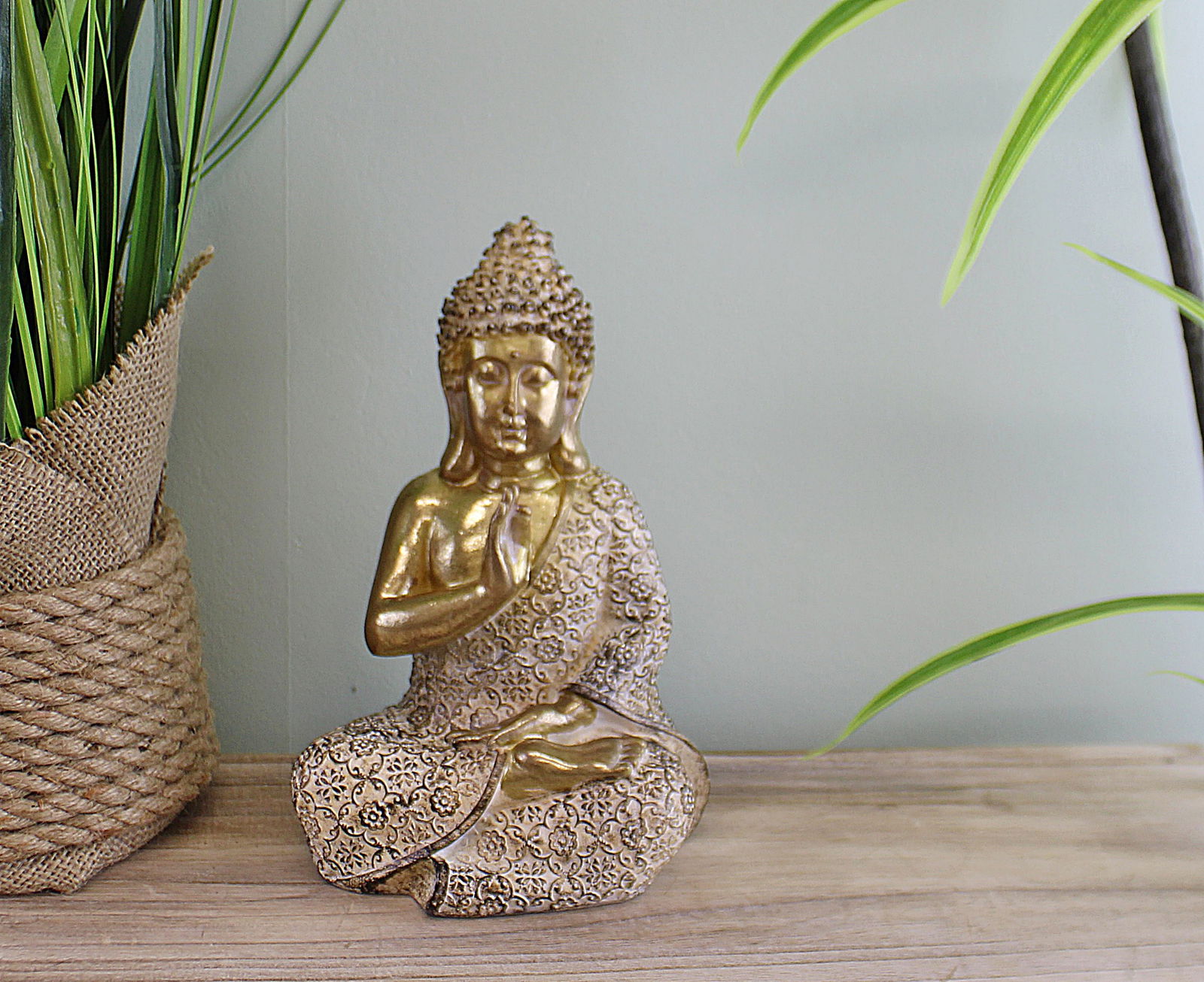 Gold Sitting Buddha Ornament, Meditating, 19cm Gold Sitting Buddha Ornament, Meditating, 19cm