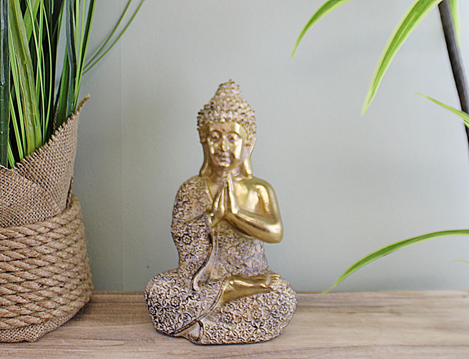 Gold Sitting Buddha Ornament, Praying, 19cm Gold Sitting Buddha Ornament, Praying, 19cm
