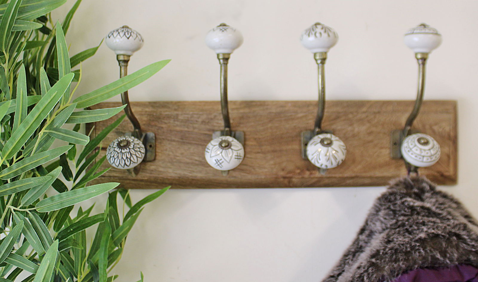 4 Double Ceramic Ivory Coat Hooks On Wooden Base 4 Double Ceramic Ivory Coat Hooks On Wooden Base